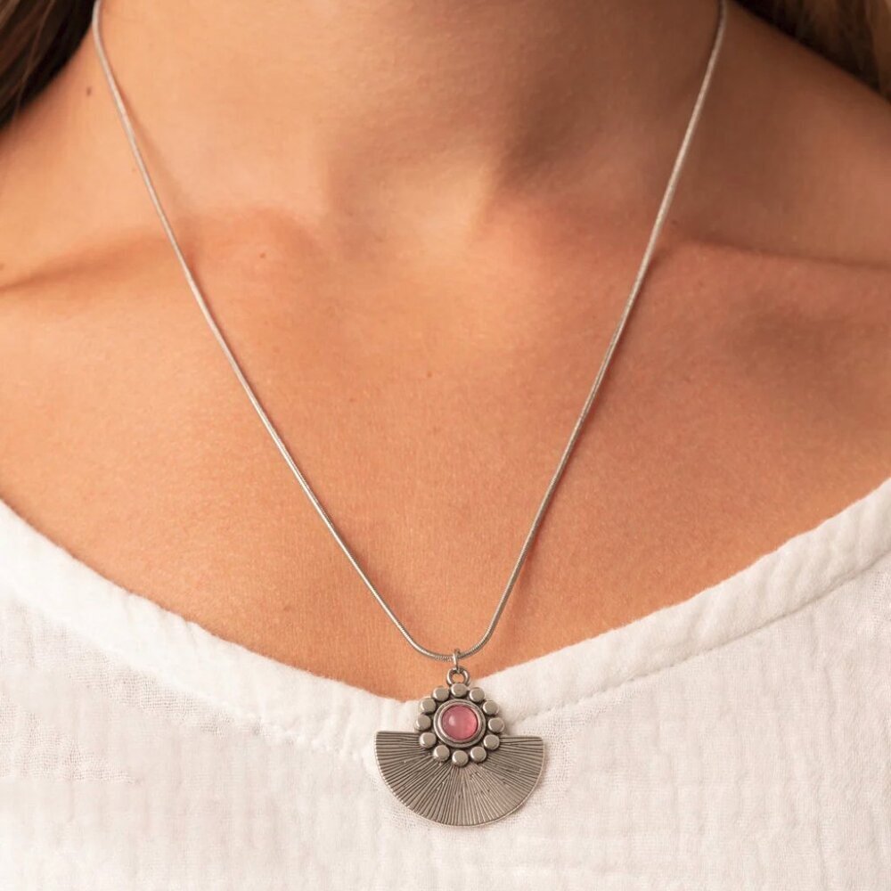 Paparazzi Jewelry - Magnificent Manifestation - Pink Necklace - Vintage